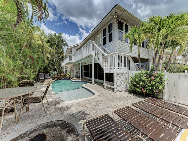 Three Bedroom Pool Duplex in Holmes Beach